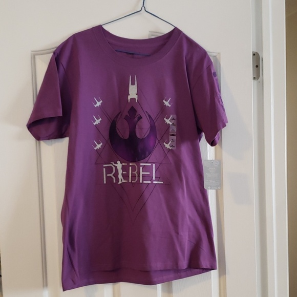 Disney Tops - Star Wars Tshirt